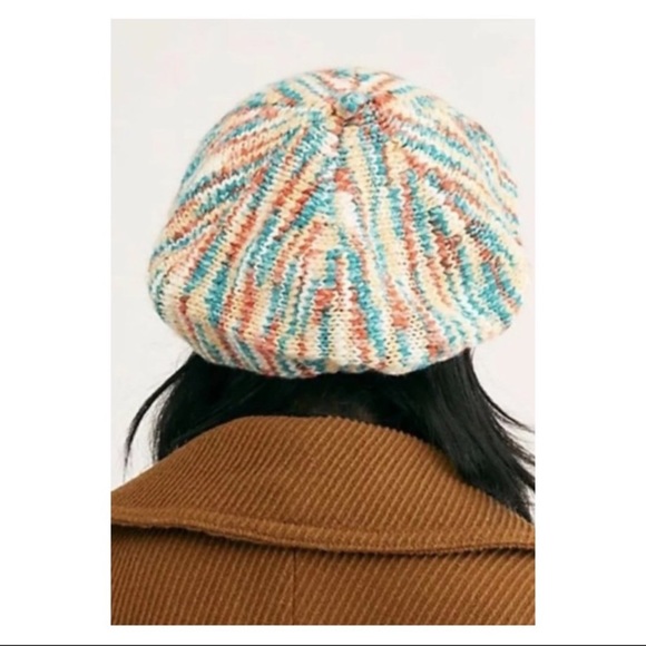Beautiful Free People Raspberry beret. - Picture 3 of 6